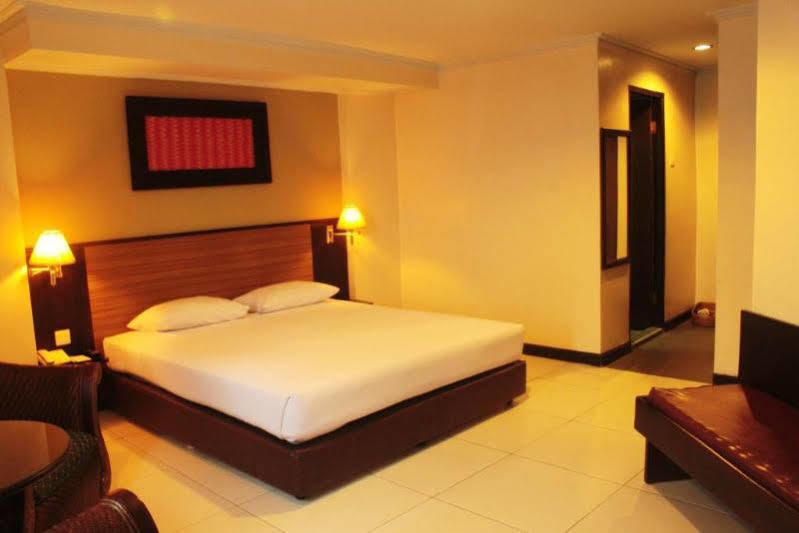 Oyo 628 Losari Metro Makassar Dış mekan fotoğraf