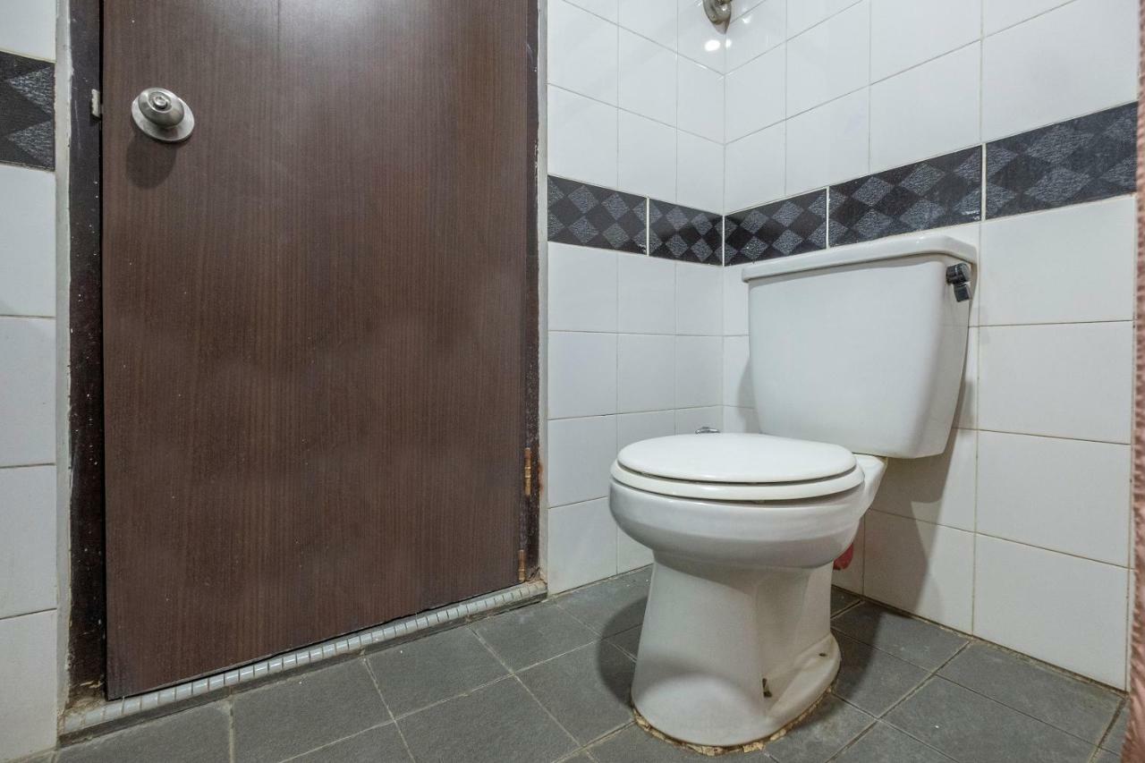 Oyo 628 Losari Metro Makassar Dış mekan fotoğraf